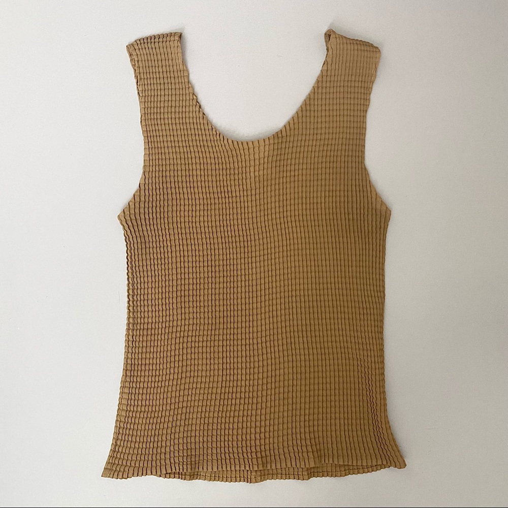 Vintage tan top sleeveless and 100% polyester